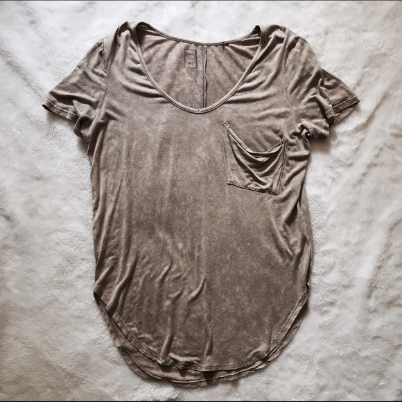 Loose Pocket Tee
