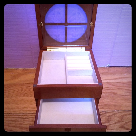 Gorgeous wooden jewelry box with etched glass