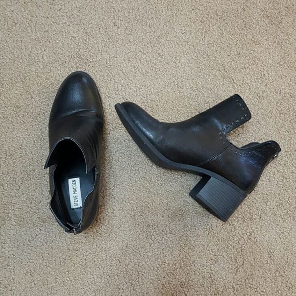 Steve Madden Cut Out Boots