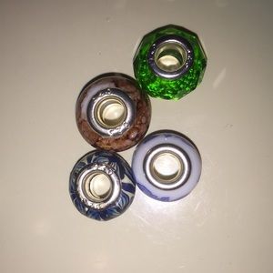 4 Beads in a bundle. 💍👛👠👙