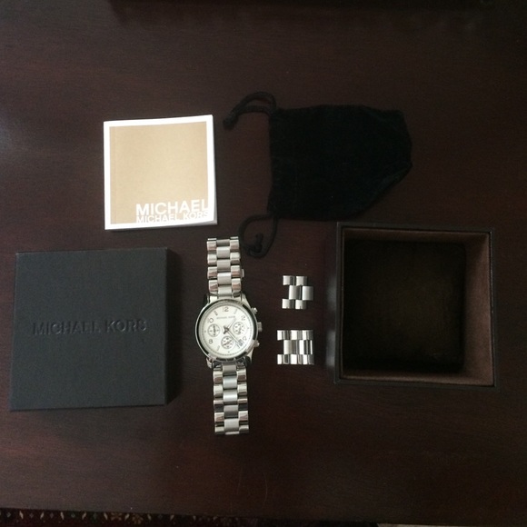 Michael Kors watch - Picture 2 of 4