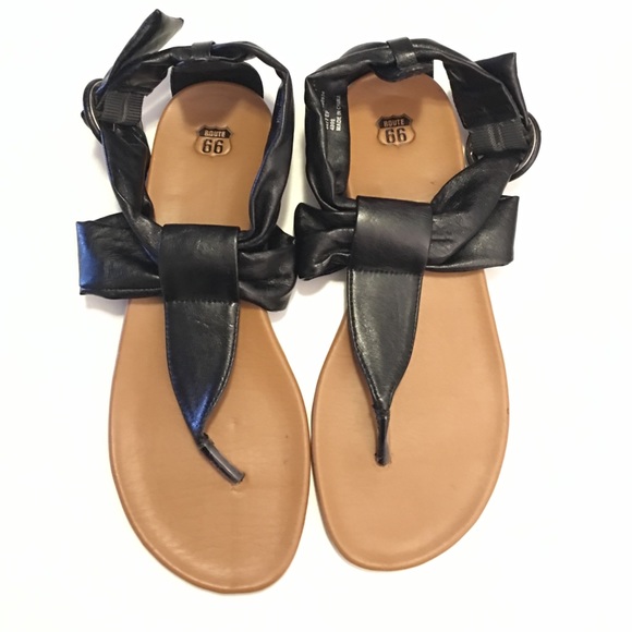 Brand new unworn black sandals 🎀