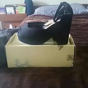 Kimchi Blue Peep Toe Wedge