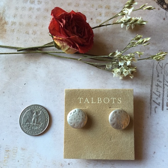NWT Talbots Matte Silver Ear Stud 💝 - Picture 1 of 4
