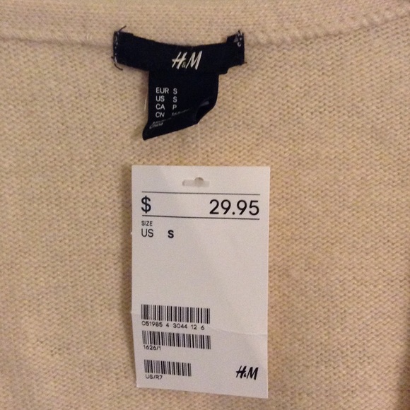 H&M Sz small cream wool sweater w/ribbon closure - Picture 2 of 4