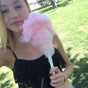 Meet your Posher, Danielle