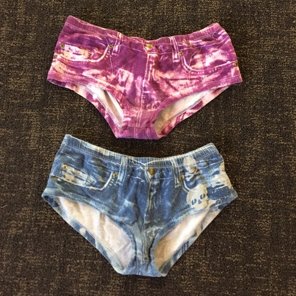 Jean looking hot pants