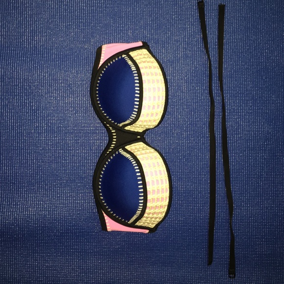 Strapless VS bikini top - Picture 3 of 3