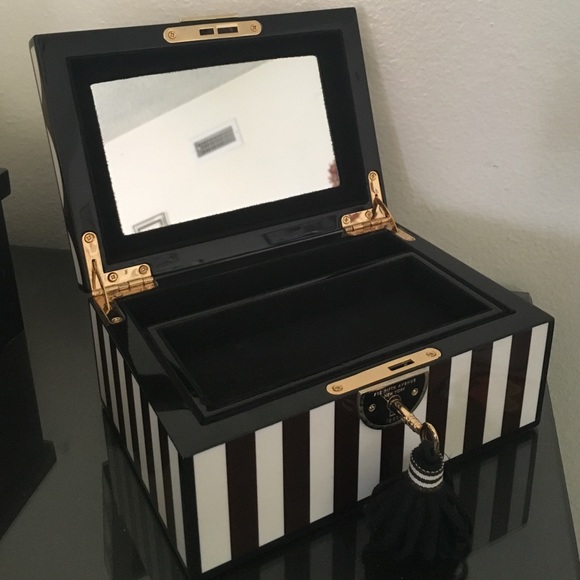 henri bendel Jewelry Henri Bendel Jewelry Box Poshmark