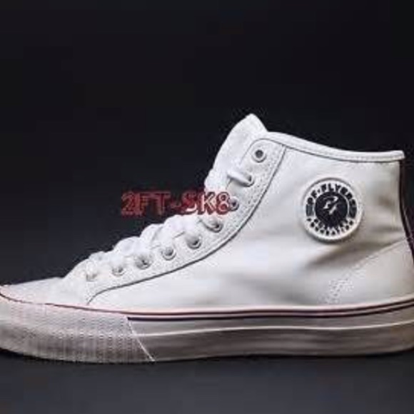 BRAND NEW MENS PF FLYERS