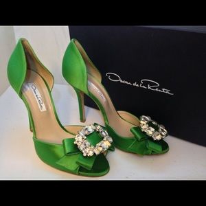 Oscar de la Renta Jewel-Toe d'Orsay.