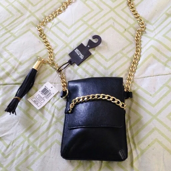 CLEARING OUT FOR VACATION MICHAEL KORS SIDE BAG