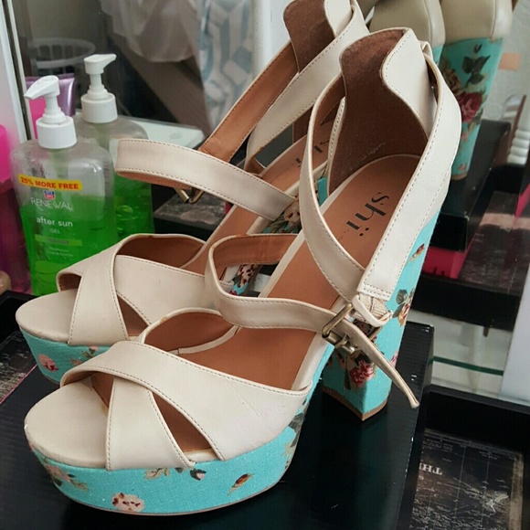 Heels - Picture 2 of 2