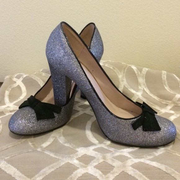 👠🎉 HOST PICK! Silver/Black glitter heels🎉👠🎉