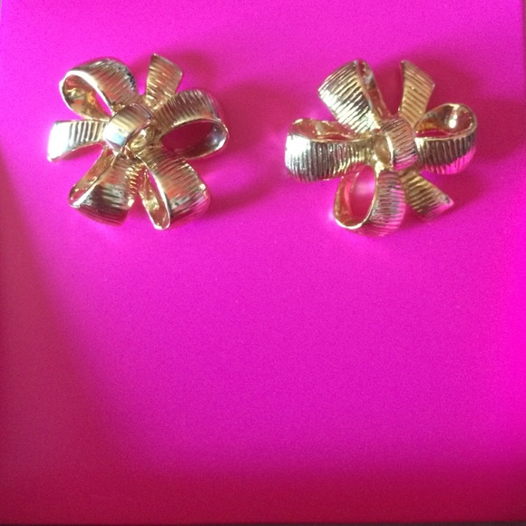 Bow tie earrings
