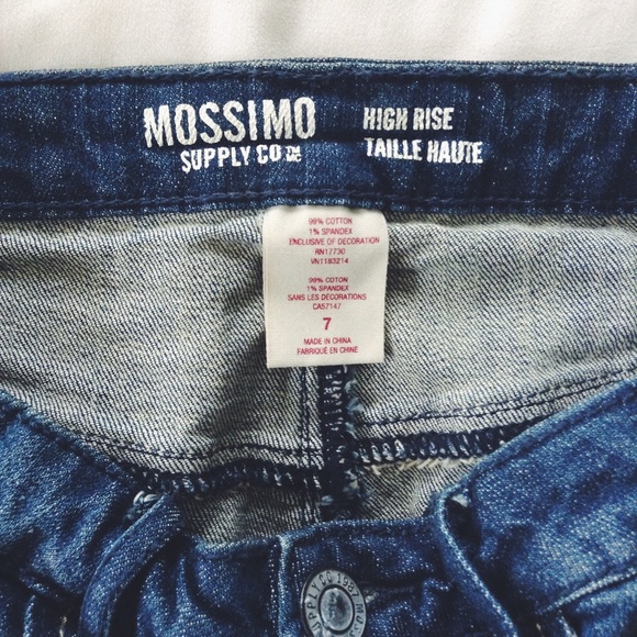 🚫SOLD🚫 ✝ Lace High-Rise Denim Shorts - Picture 3 of 4