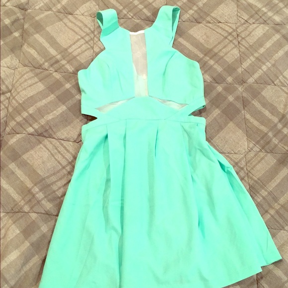 Summer Dresses Are Here ! 👗