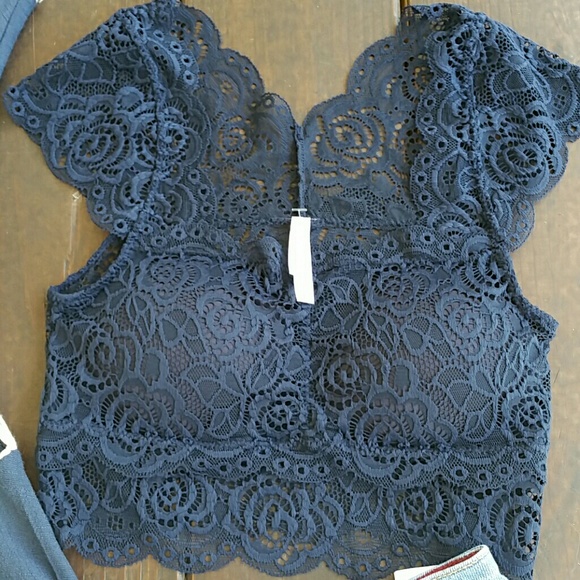 NEW LACE Bralette crop top ONLY 1 Left. - Picture 2 of 3