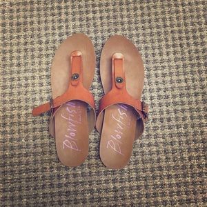 Brown blowfish sandals