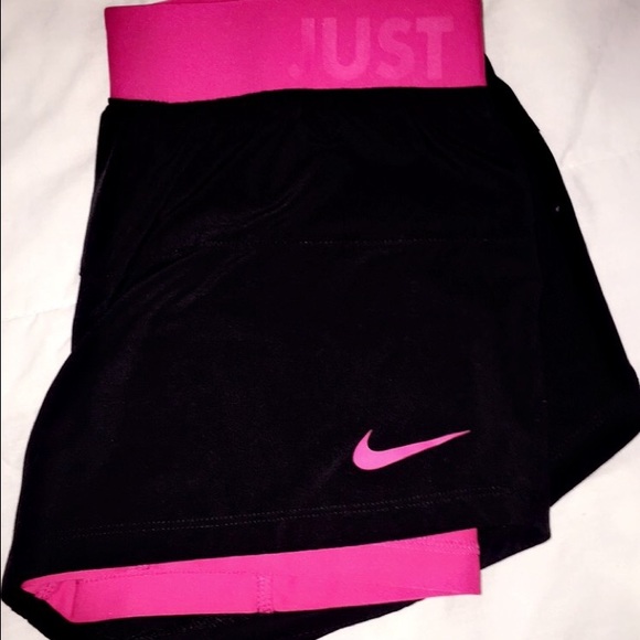 Nike shorts w/spandex