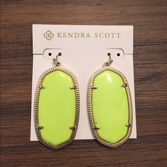 Kendra Scott neon yellow Danielle earrings.