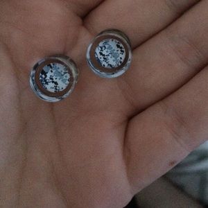 Pair of 00g glass plugs