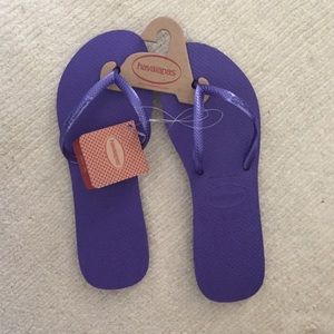 NWT Havaiana purple flip flops!