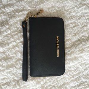 Jet Set Travel Large Smartphone Wristlet