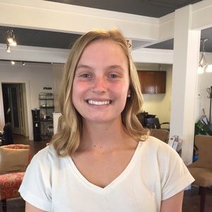 Meet your Posher, Claire