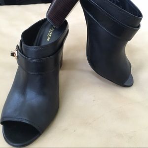 Size 10 Open toe Leather Coach shoes