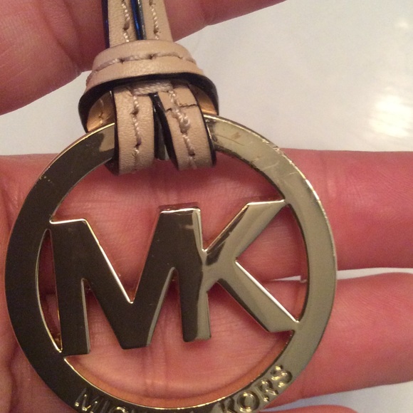New Michael kors golden and tan charm-FINAL PRICE - Picture 2 of 3