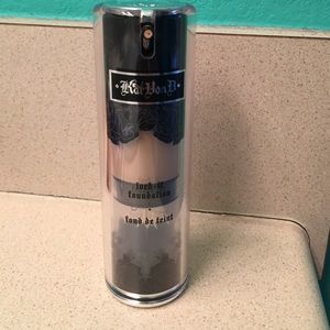 Kat Von D lock it foundation