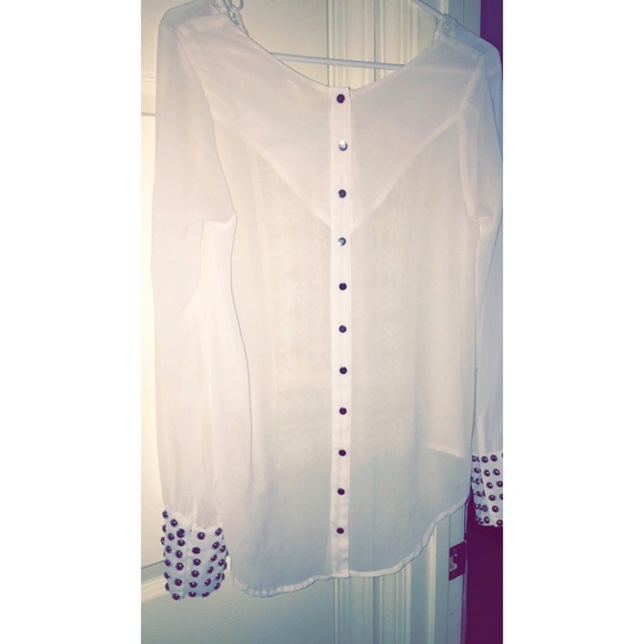 Buckle top - Picture 2 of 3