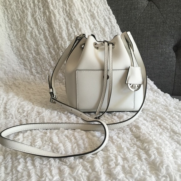 Greenwich Small Bucket Bag