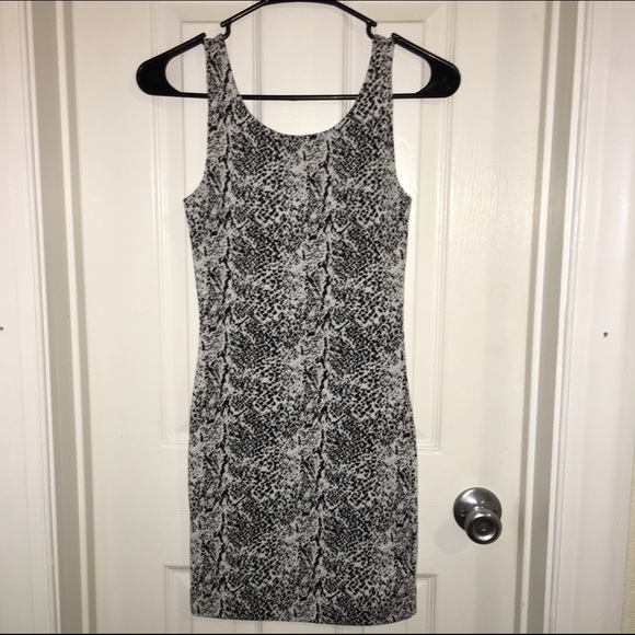 H&M / DIVIDED dress