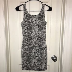 H&M / DIVIDED dress
