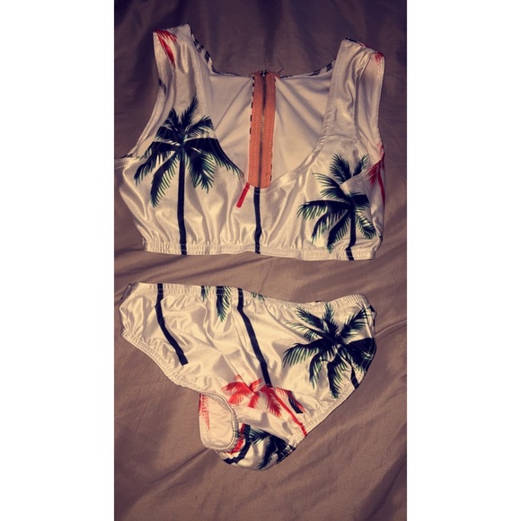 Swim suit - Picture 2 of 2