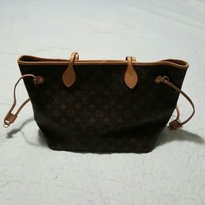 Non authentic Louis Vuitton