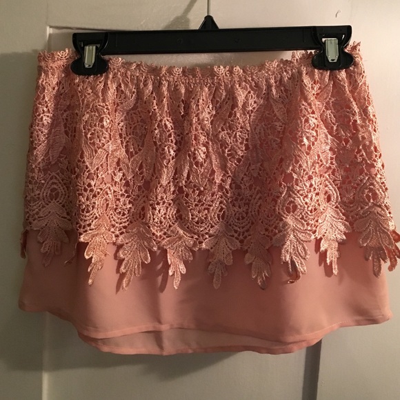 NWOT - Tobi Tube Top w/ Pretty Lace Embellishment - Picture 3 of 4