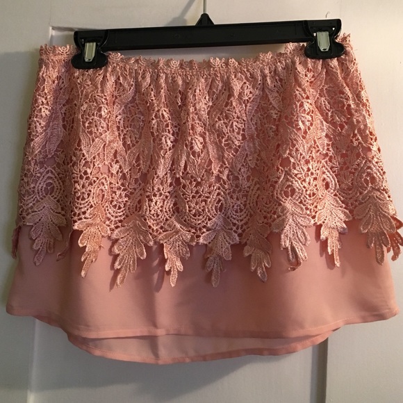 NWOT - Tobi Tube Top w/ Pretty Lace Embellishment - Picture 4 of 4