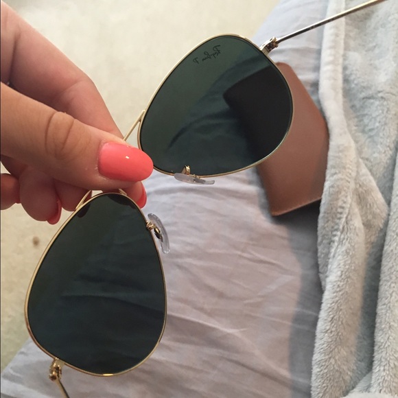 Ray Ban Aviator Classic- Green Classic Polarized - Picture 3 of 4