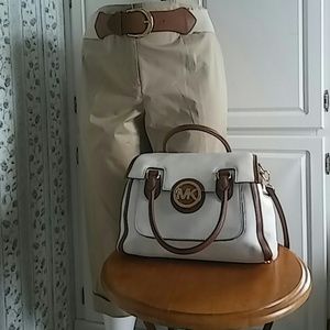 Josephine Chaus Woman capris.