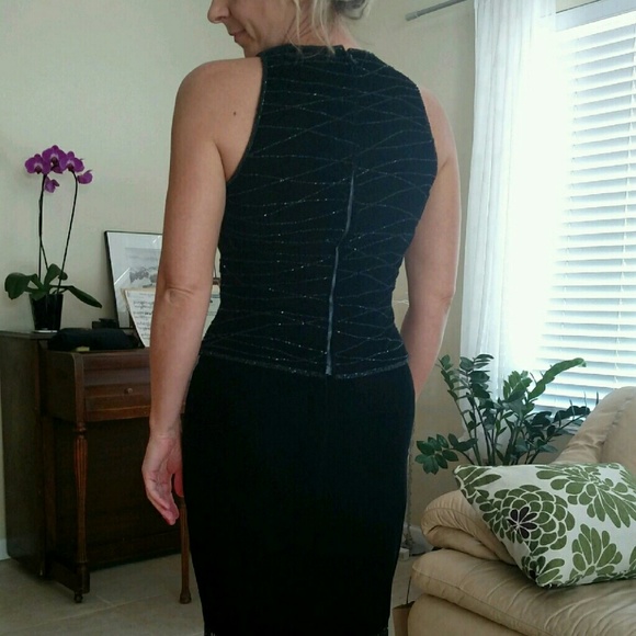 Elegant Lady's Suit - Picture 2 of 3