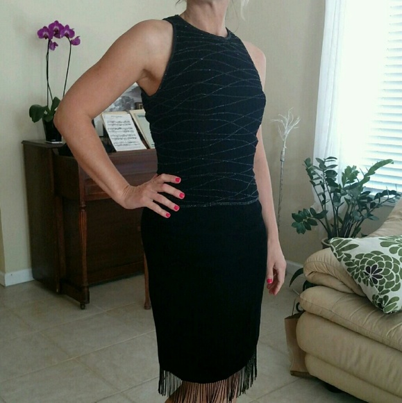 Elegant Lady's Suit - Picture 3 of 3