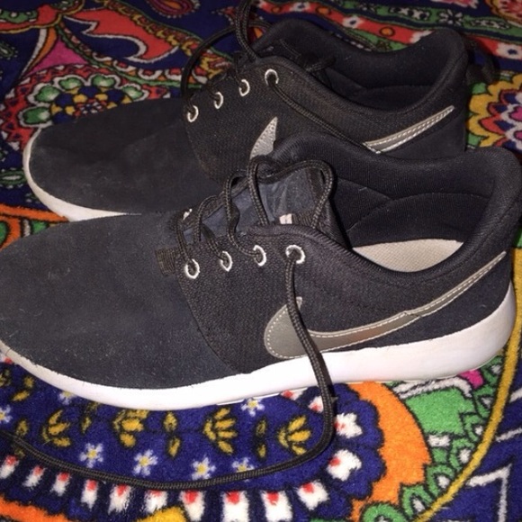 Nike roshe!