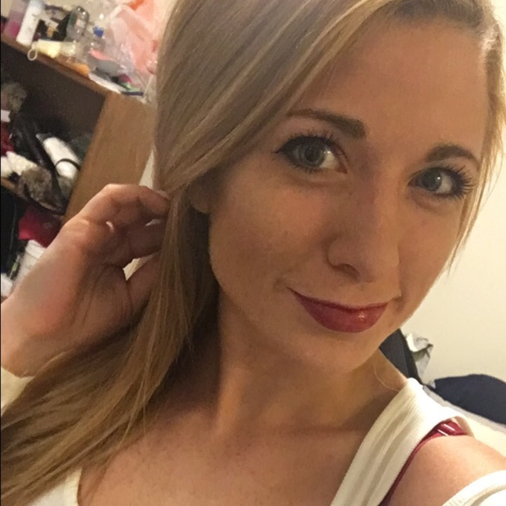 Meet your Posher, Julie anne