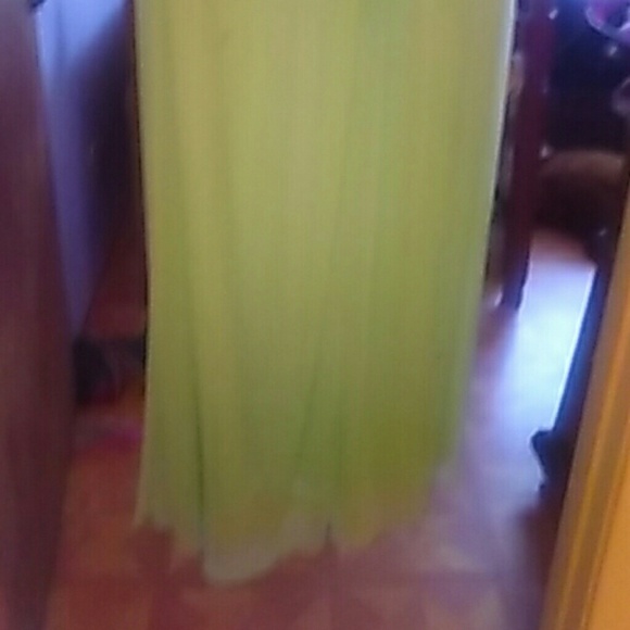 A Beautiful City Studio Prom Dress - Picture 3 of 4