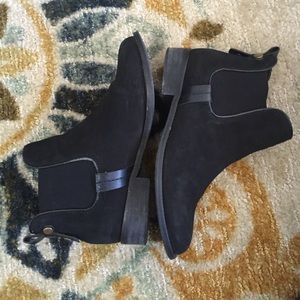 Black Steve Madden Graaham Booties