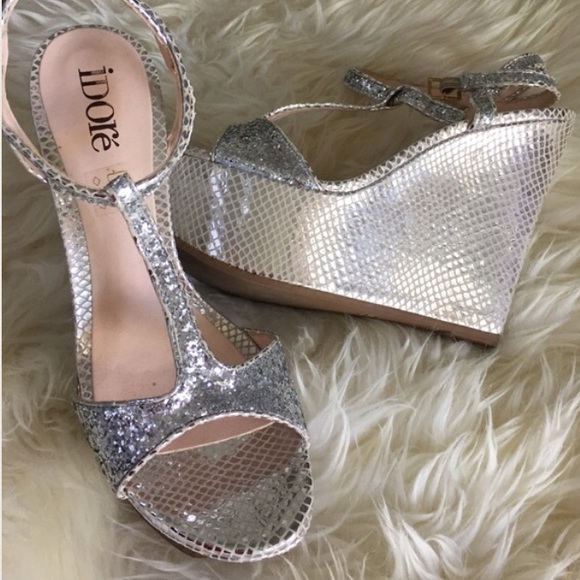 Sparkling silver wedges brand new