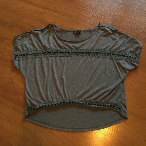 Crop top with adorable detail!